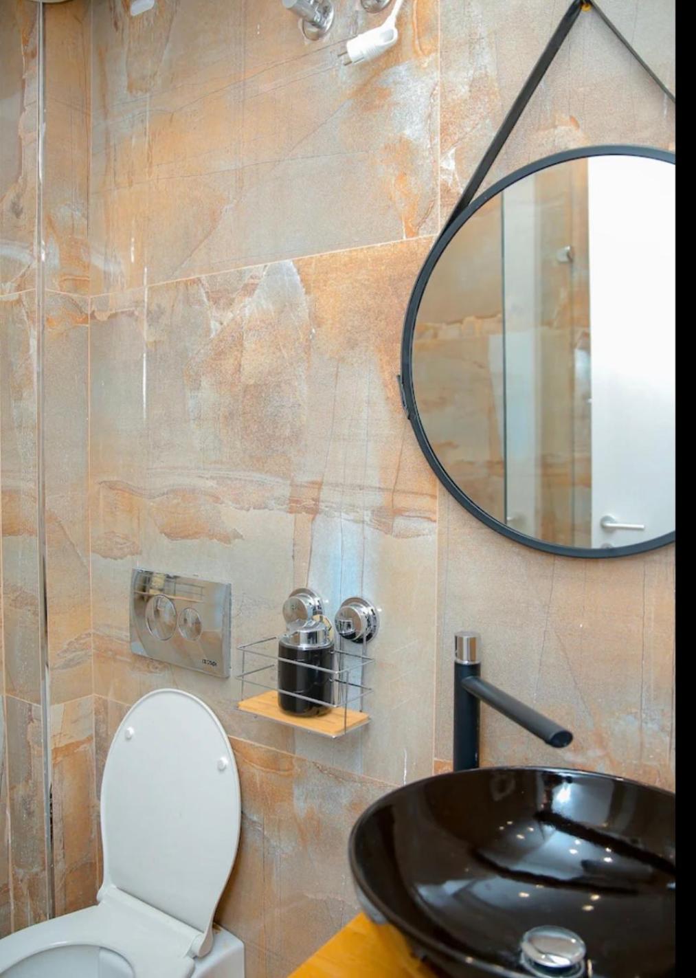 Heart Of Tirana Apartment ภายนอก รูปภาพ
